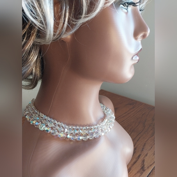 Austria Elegant Crystal Necklace - Picture 10 of 11